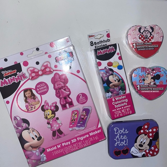 Minnie Mouse gift set 5 items all new Disney’s Minnie Mouse play set - Picture 6 of 6